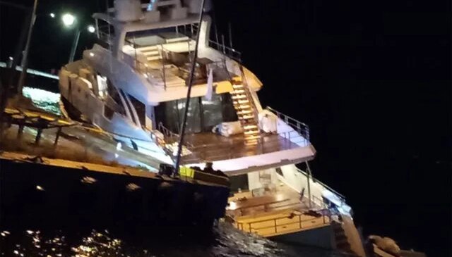 Sinop’ta lüks yat su alarak yan yattı: 6 mürettebat kurtarıldı