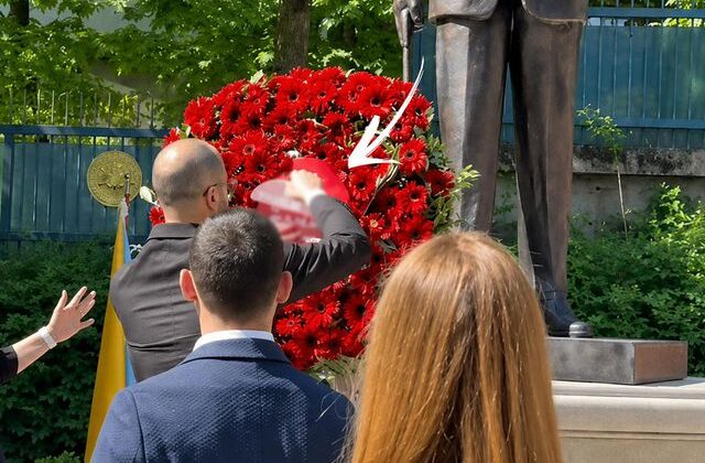 19 Mayıs töreninde çelenk gerginliği! Yazıyı kaldırınca müdahale geldi