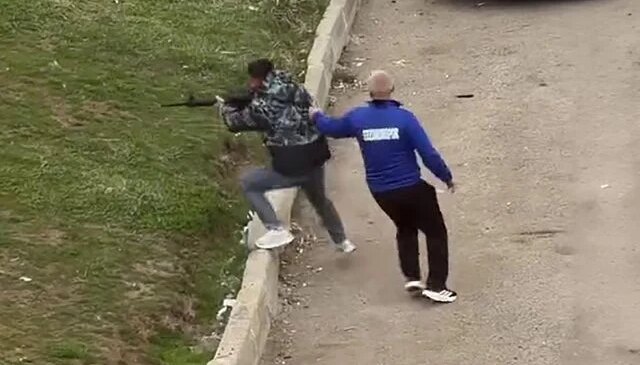 Eşinin sosyal medya açmasına sinirlenip pompalı tüfekle dehşet saçtı