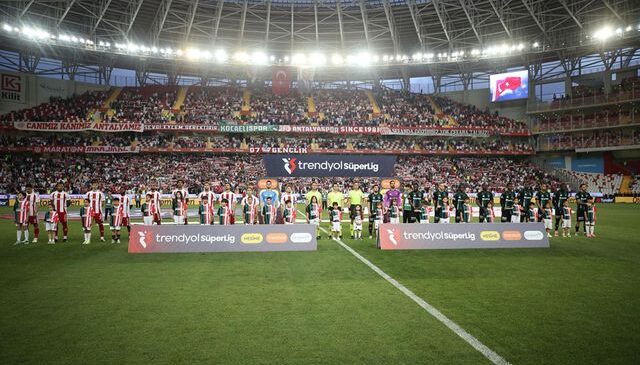 Süper Lig’e veda eden son takım Antalyaspor oldu
