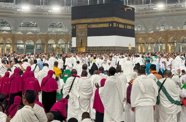 Suudi Arabistan: Hac için ülkeye gelenlerin sayısı 860 bini aştı