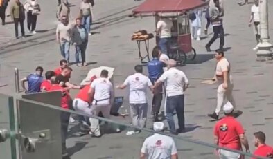 Taksim’de kazmayla esnafa saldırdılar; tekme tokat dayak yediler