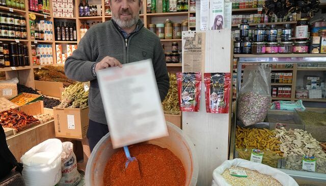 Tarifini kendi buldu, 29 yıldır aynı baharatı satıyor