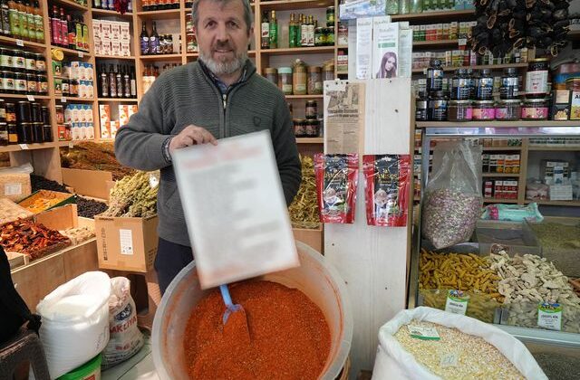 Tarifini kendi buldu, 29 yıldır aynı baharatı satıyor