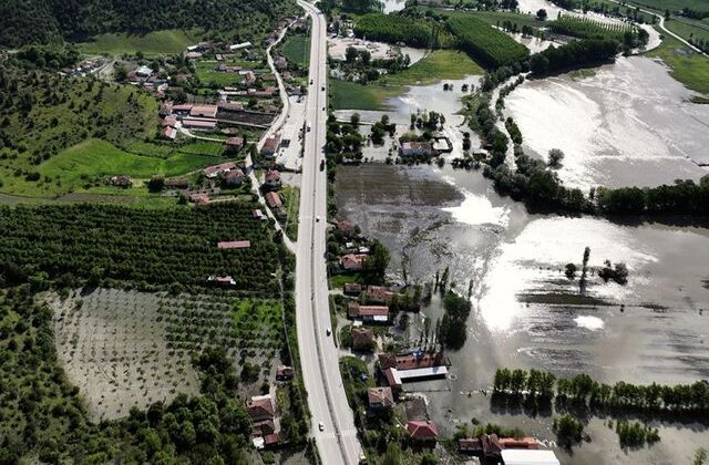 Tokat’ta taşkın nedeniyle tarım arazileri sular altında kaldı