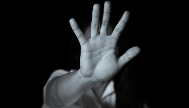 Toplu istismara uğrayan 13 yaşındaki kızın üvey babası tüm suçu çocuğa attı