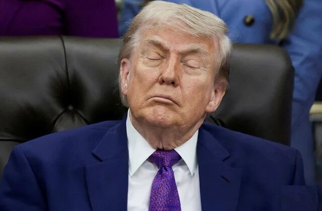 Trump toplantıda uyuyakaldı, Beyaz Saray’dan sert bir açıklama geldi