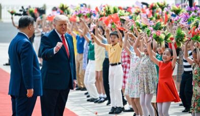 Çin Devlet Başkanı Xi, ABD Başkanı Trump’ı resmi törenle karşıladı
