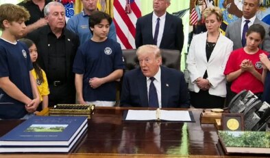 Trump’tan yanındaki çocuklara “İran” mesajı