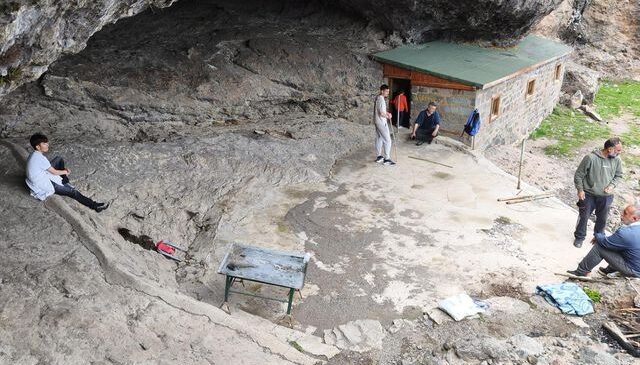 Düzgün Baba’da skandal kazı! İnceme başlatıldı, muhtarın işine son verildi