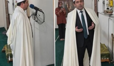 Türk Büyükelçi Cezayir Cumhurbaşkanının köyünde ezan okudu