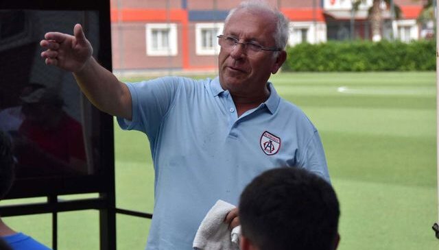 Türk futbolunun önemli kulüplerinden Altınordu devrediliyor