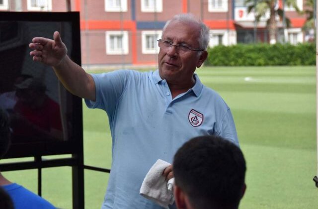 Türk futbolunun önemli kulüplerinden Altınordu devrediliyor