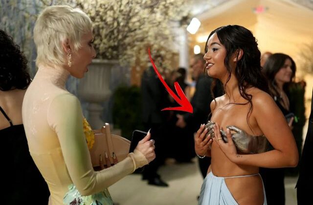 Türk Modacı “Heykelimsi” üstsüz elbisesi ile Met Gala’ya damga vurdu