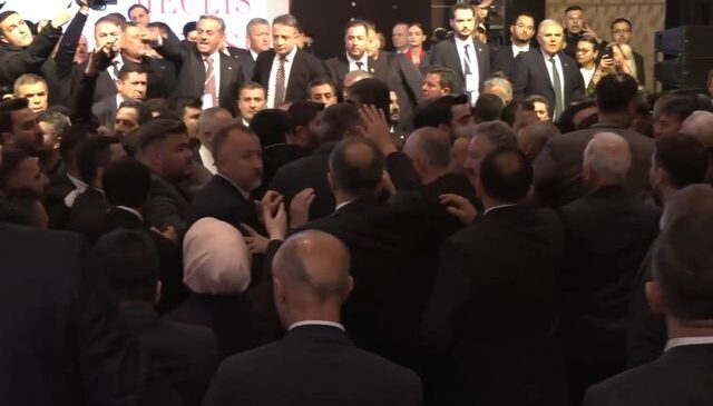 Türkiye Belediyeler Birliği seçiminde İmamoğlu’nun mektubu okunurken kavga çıktı