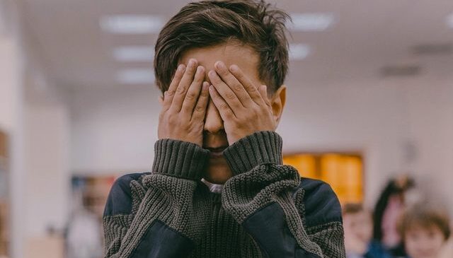 Ülkede şok uygulama! Zorbalık yapan öğrencilere “sopa cezası” getirildi