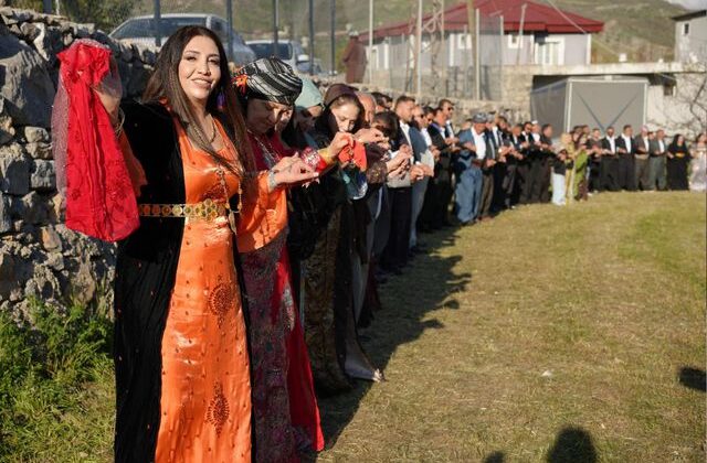 Aşiretler “yasak” dedi, kadınlar yasağı tanımadı