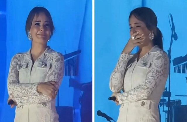 Ünlü şarkıcı Bengü, sahnede hıçkıra hıçkıra ağladı