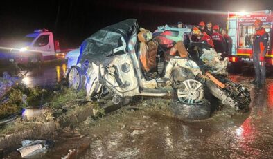 Uşak’ta 7 aracın karıştığı feci kaza: 4 ölü, 17 yaralı