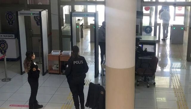 İstanbul Adliyesi’ne uyuşturucuyla girmeye çalışan şüpheli yakalandı