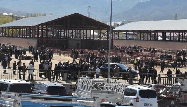 Hayvan pazarında silahlı kavga! 1 kişi öldü, 13 kişi yaralandı