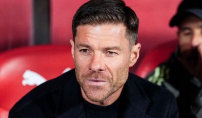 Xabi Alonso, İngiliz devinin başına geçti