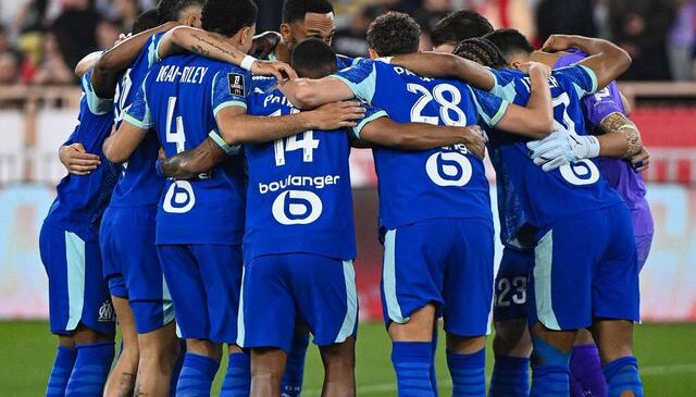 Yıldız futbolcuya büyük şok! Yangın tüpü sıktı kadro dışı kaldı