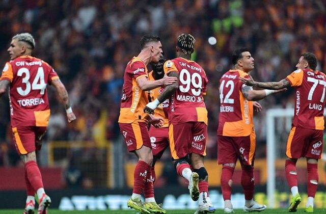 Yıldız isim müjdeyi şampiyonluğun ardından verdi: Yüzde 99 kalıyorum