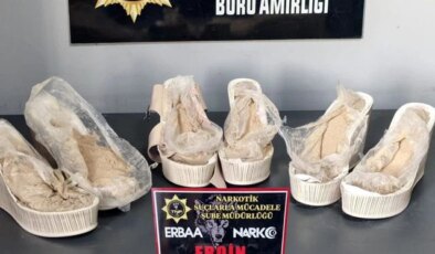 Kadın ayakkabılarının içinden uyuşturucu çıktı