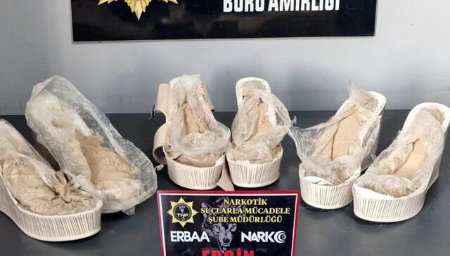 Kadın ayakkabılarının içinden uyuşturucu çıktı