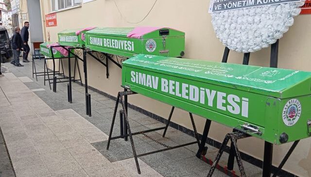 Yürek dağlayan fotoğraf: Bir aile 4 tabut