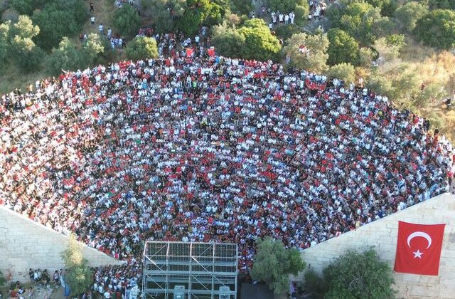 2 bin yıllık tarihi Antiphellos Antik Tiyatrosu’nda milli maç heyecanı