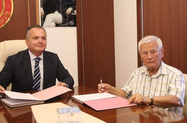 500 milyon TL değerindeki bina ve arsasını Milli Eğitim Bakanlığı’na bağışladı