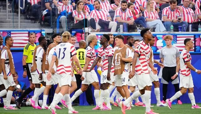 A Milli Takım’ın rakiplerinden ABD, Paraguay’a gol oldu yağdı