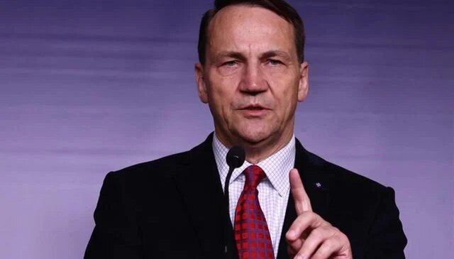 “ABD- İran mutabakatı uzun sürer mi” sorusuna Polonya Dışişleri Bakanı Sikorski’den tek kelimelik yanıt: İnşallah