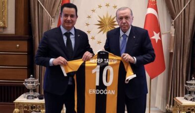 Acun Ilıcalı-Cumhurbaşkanı Erdoğan görüşmesinde herkes aynı detaya takıldı