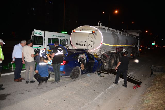 Adana’da tankerle çarpışan otomobildeki baba öldü, 2 çocuğu yaralandı