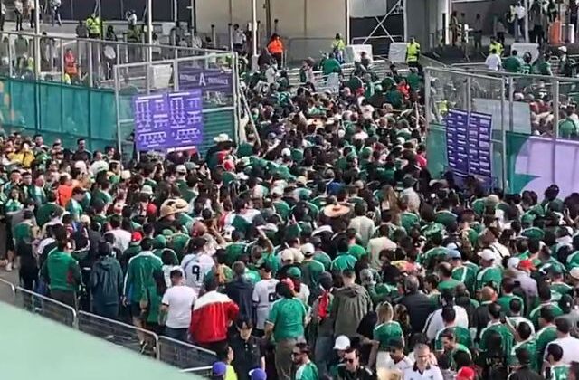 Akın akın geliyorlar! Dünya Kupası’nın açılış maçına 80 binden fazla seyirci