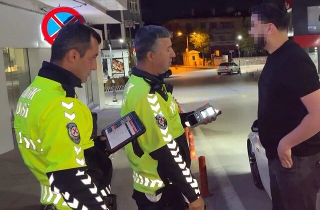 Alkolmetreye üflemedi, 352 bin lira ceza kesilip 5 yıl ehliyetine el konuldu