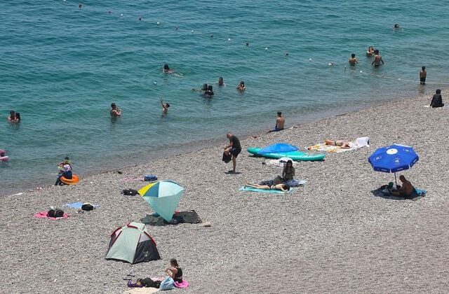 Antalya kavruluyor! Hissedilen sıcaklık 47 dereceye çıktı