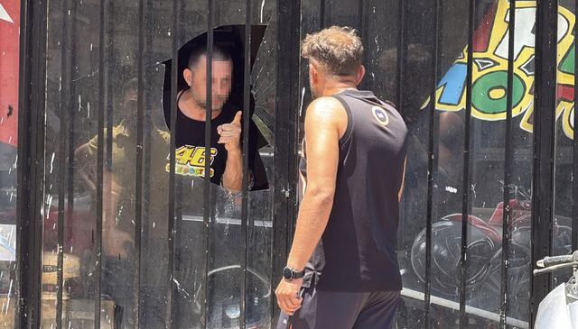 Üzerine benzin döküp kendini iş yerine kilitledi: Söz verdim mi tutarım