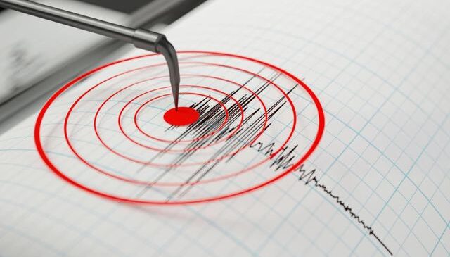 Antalya’da korkutan deprem! Çevre illerde de hissedildi