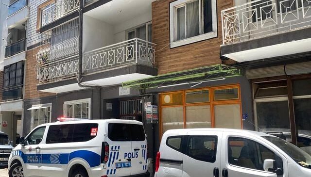 Maske ile kötü koku yayılan eve giren ekipler korkunç manzarayla karşılaştı