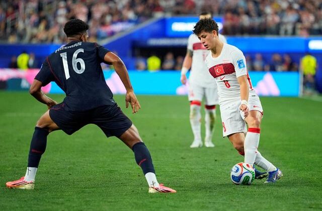 Arda Güler’den Montella’ya anlamlı destek! Golü attı, soluğu yanında aldı