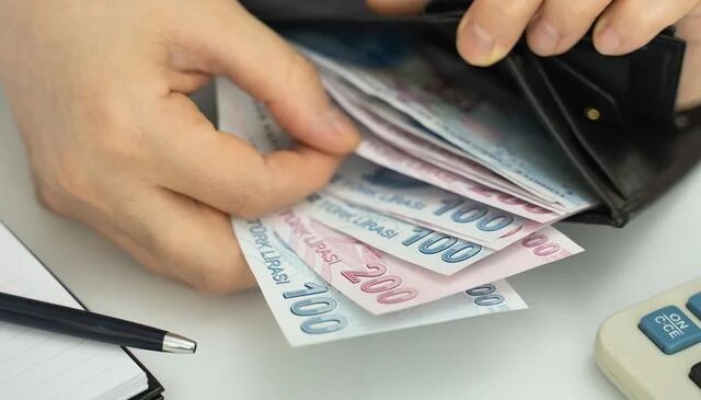 Hükümet asgari ücretle ilgili tartışmalara son noktayı koydu