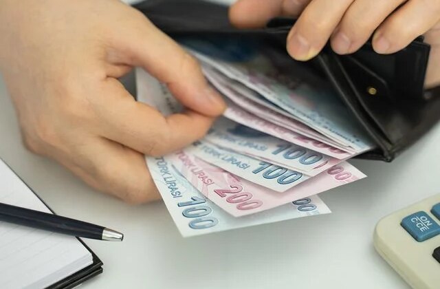 Hükümet asgari ücretle ilgili tartışmalara son noktayı koydu