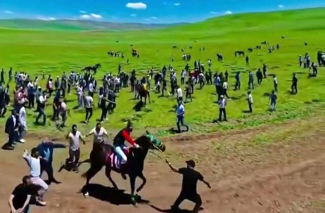 At yarışındaki görüntüler harekete geçirdi: Ata uygunsuz müdahaleye soruşturma