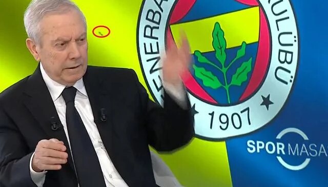 Aziz Yıldırım’ın canlı yayında sinekle imtihanı