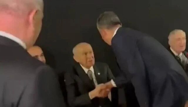 Bahçeli ve Özel, Koç Holding’in resepsiyonunda bir araya geldi