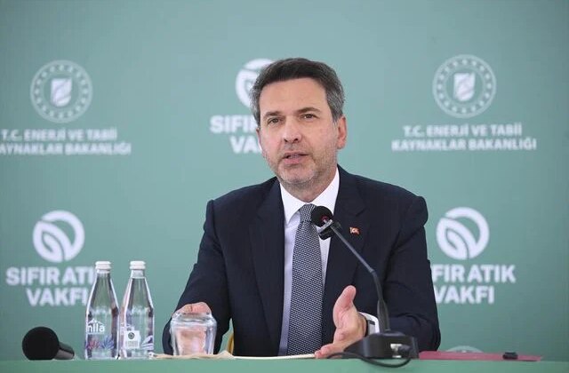 Bakan Bayraktar, Sıfır Atık Festivali’nde elektriğin yenilenebilir kaynaklardan sağlanacağını bildirdi